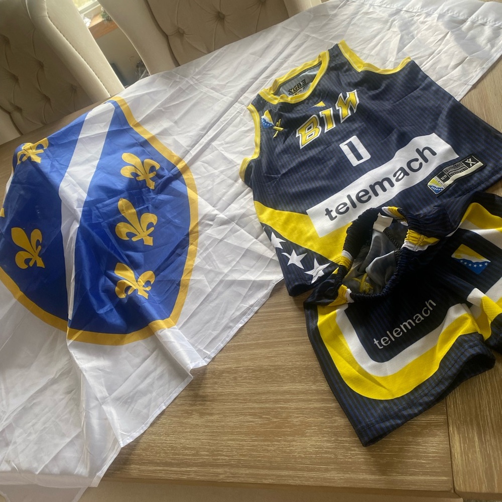 BOSNIAN EUROPEAN FOOTBALL OUTFIT! NEW! Sz 128 European FLAG!🇧🇦⚽️⚽️⚽️⚽️⚽️⚽️⚽️ - Picture 3 of 12